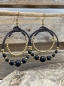 Preview: Perlenohrhänger mit eleganter Farbkombination aus schwarzgold. Handgefertigter Ohrschmuck aus Thailand.