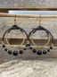Preview: Perlenohrhänger mit eleganter Farbkombination aus schwarzgold. Handgefertigter Ohrschmuck aus Thailand.