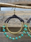 Preview: Ohrhänger mit wunderschöner Farbkombination aus türkisen und goldenen Perlen. Sorgfältige Handarbeit aus Thailand.