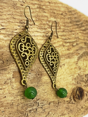 Klassisch-orientalische Ohrringe mit grünem Anhänger "Maha"