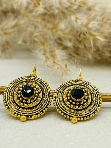 Goldene Ohrringe mit schwarzem Swarovski-Stein "Leandra" Uneligne
