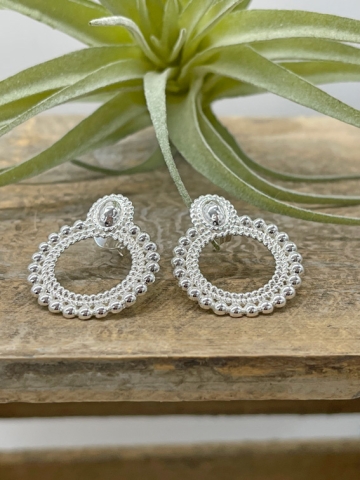 Silberne Ohrringe mit vielen, schön ausgearbeiteten Details "Zoa" Pink Sand