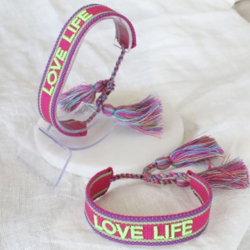 Gewobenes Armband in bunten Farben "Love Life"