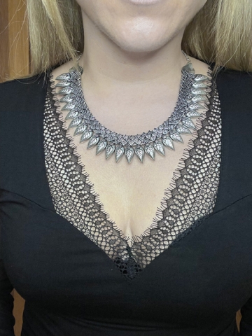 Silberne Boho-Stil Halskette mit Blattanhängern "Fenja"
