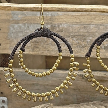 Perlenohrringe mit edler Farbkombination aus Dunkelbraun und Gold. Hochwertige Handarbeit aus Thailand.