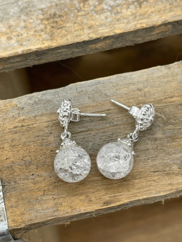 Die Ohrringe sind aus Sterling Silber 925 gefertigt