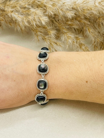 Versilbertes Armband mit dunklen Perlmutt-Steinen "Magali" - UneLigne