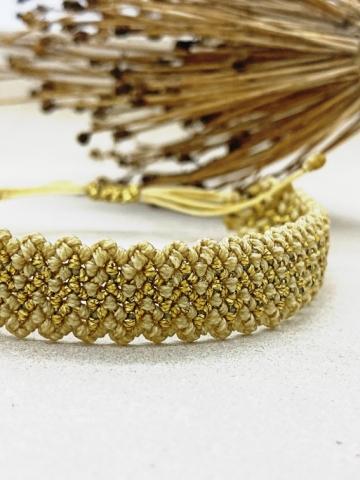 Gewobenes Armband aus Garn, schilfgrün / gold "Meva"
