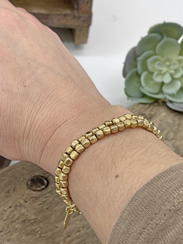 Elegantes Armband mit zweireihigen Goldperlen "Sanna" - PinkSand