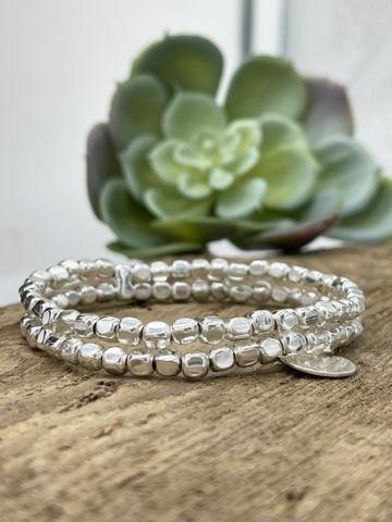 Elegantes Armband mit zweireihigen Silberperlen "Auri" - PinkSand