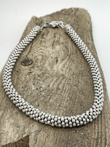 Halskette "Sara" mit dichten Silberperlen