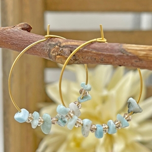 Goldene Ohrringe mit türkis-blauen Larimar-Steinen "Larina"