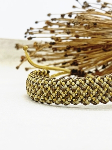 Gewobenes Armband aus Garn, braun / schilfgrün / gold "Maila"